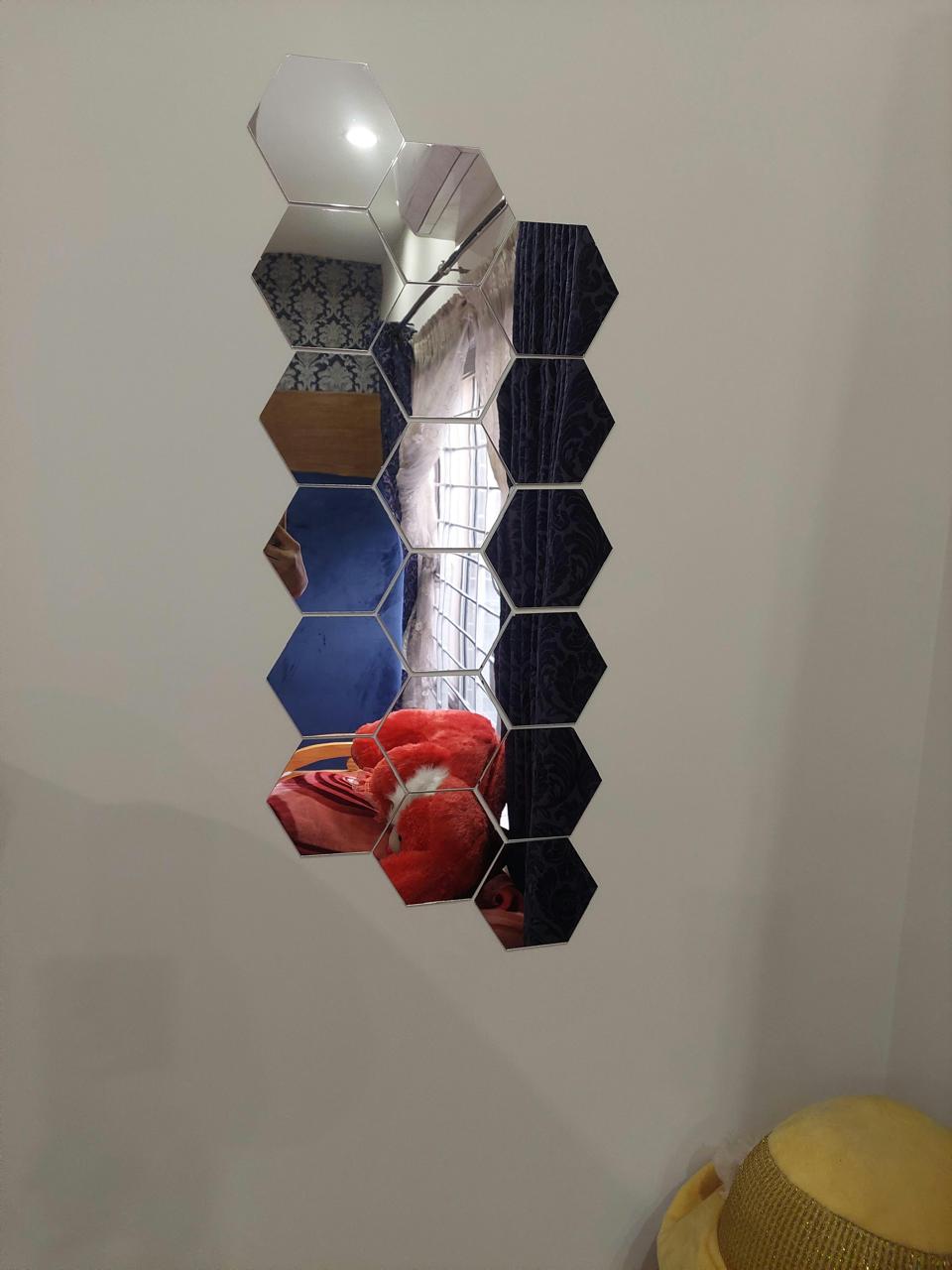 مرايات خلية نحل ديكور لاصقة من Pop Mart