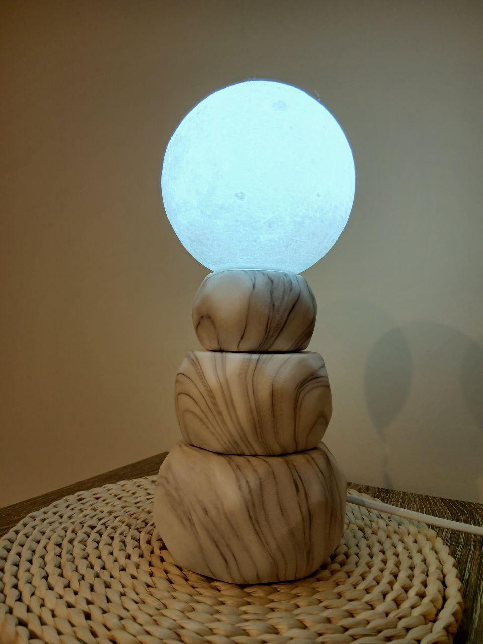 أباجورة القمر الكريستال من Pop Mart بقاعدة رخام وخشب